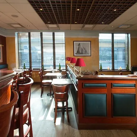 Grand De La Seine Hotel