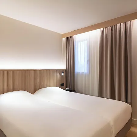 Grand De La Seine 4*