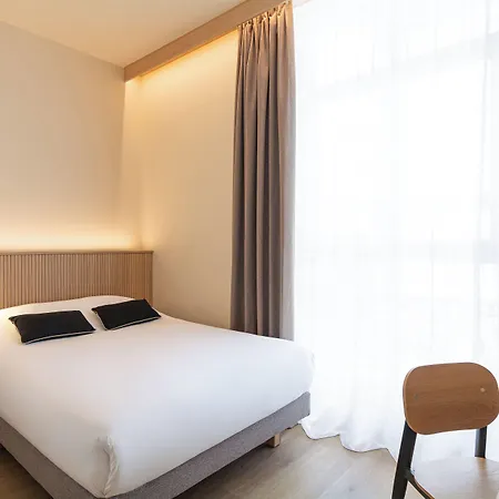 Grand De La Seine Hotel