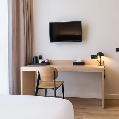 Grand De La Seine Hotel