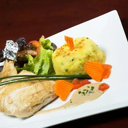 Grand De La Seine Hotel