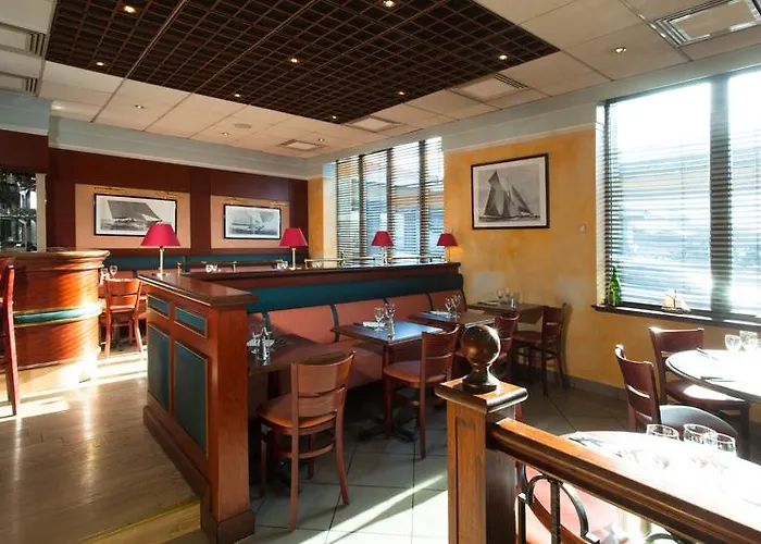 Kyriad Centre Hotel 4*