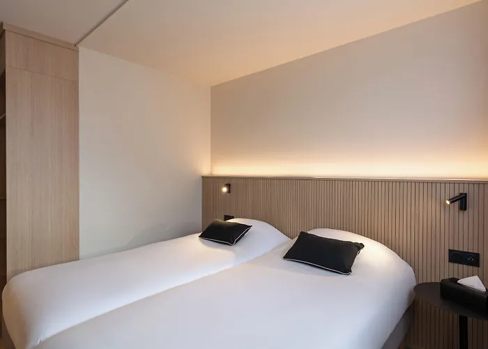 Hotel Kyriad Centre 4*